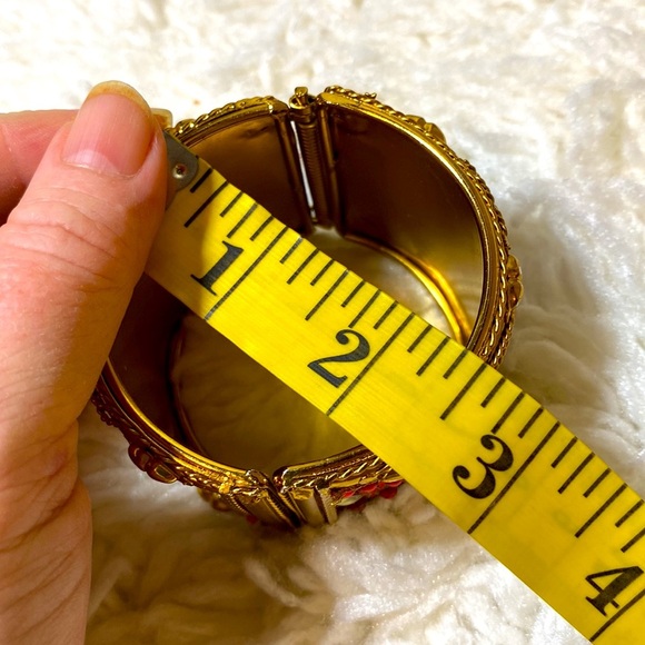 RUBY RED & GOLD TONE CUFF BRACELET HINGE RHINESTONES EUC - Picture 10 of 10